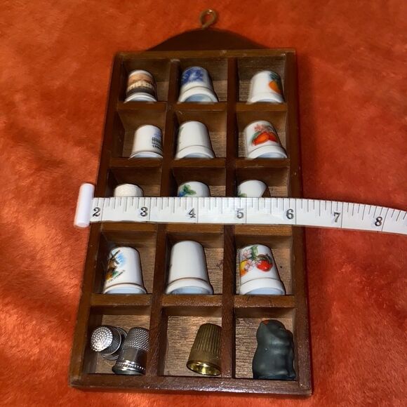 Antique Thimbles Collection With Display Wood Rack Lot 16p Metal & Porcelain - Picture 16 of 16